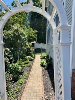 Building Photo - 9 A St
