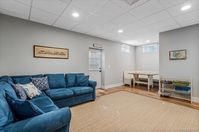 Building Photo - 60 Lilac Rd