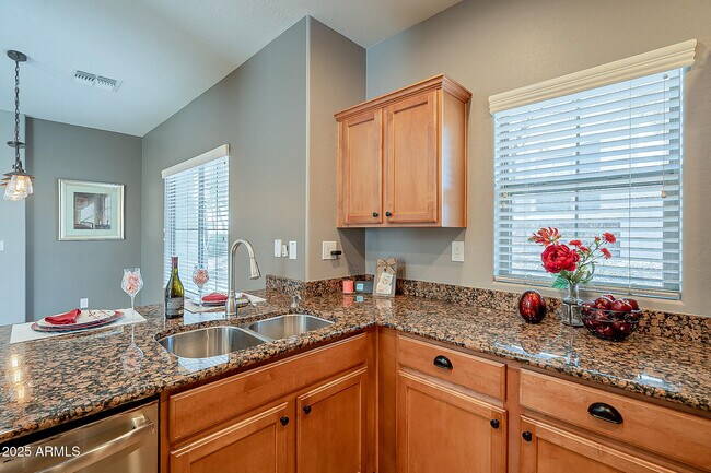 Building Photo - 2153 W Barwick Dr