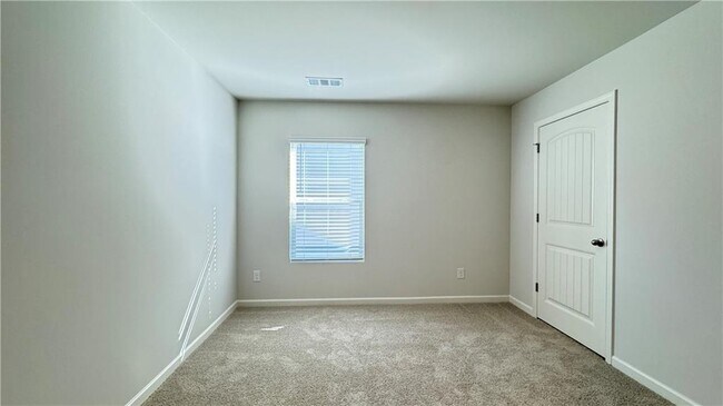 Building Photo - 841 HighGrove Wy