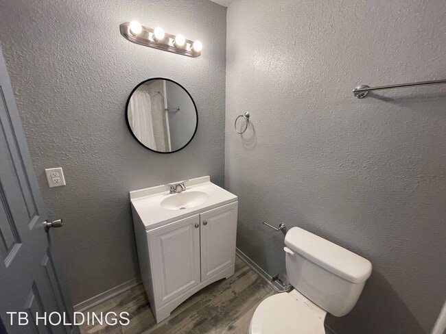 Building Photo - 2 br, 2 bath House - 601 NW 121st Terr.
