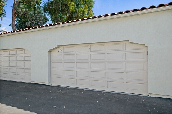 Building Photo - Extremely Rare Opportunity – 2 Bed / 2.5 Bath Luxury Condo at El Escorial Villas at East Beach