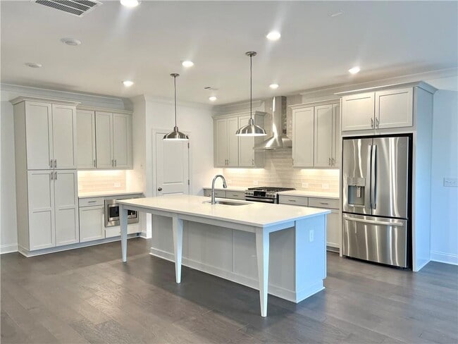 Building Photo - 3347 Goodwin Pk