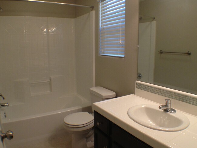Building Photo - $2,300 Shepherd & Hwy 168, 3 Bedroom - N. ...