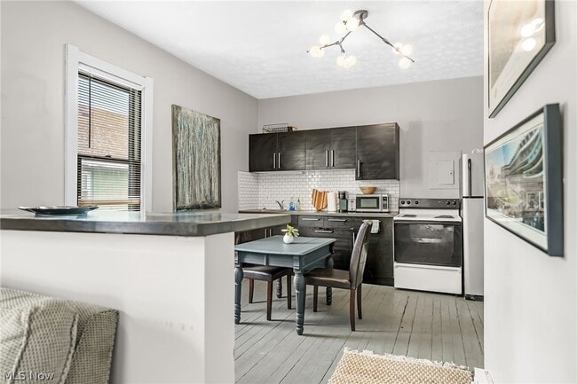 Building Photo - 1009 Kenilworth Ave