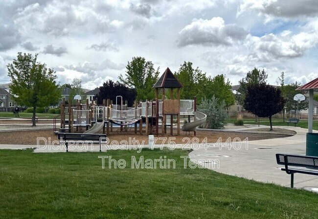 Building Photo - 2662 Pride Dr
