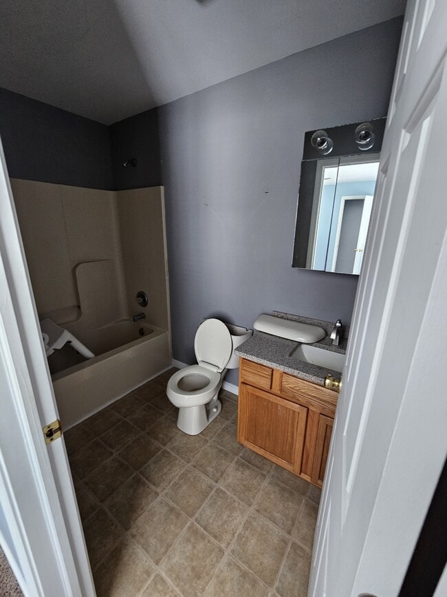 Building Photo - 207 Broad St