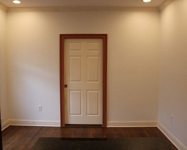 Building Photo - Home for Rent in Deer Creek!