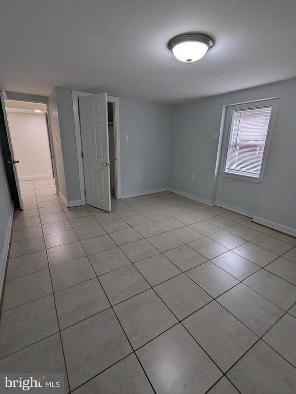 Building Photo - 2410 Darrow St