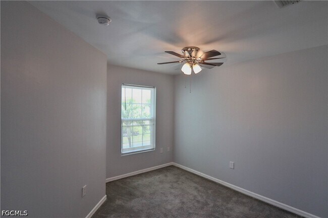 Building Photo - 3630 Pine Oak Cir