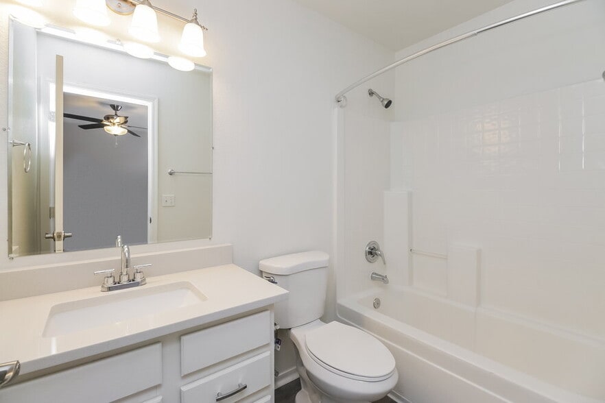 Building Photo - 1307 S San Vincente Ct