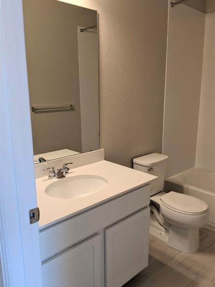 Building Photo - 14925 E Belleview Dr