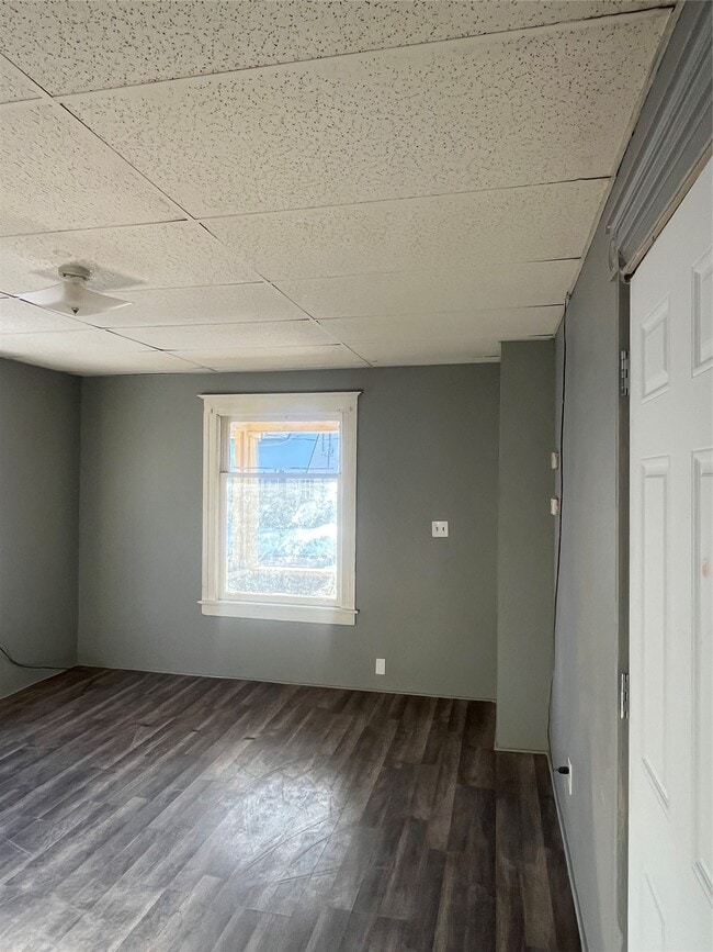 Building Photo - 415 Adams Ave