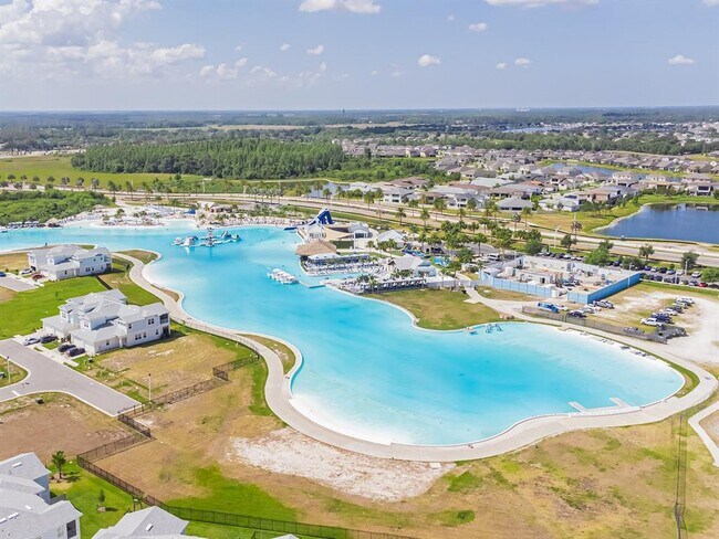 Building Photo - 7323 Pool Compass Loop