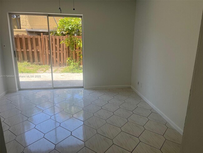 Building Photo - 5624 Blueberry Ct