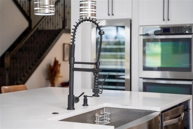 Building Photo - 4306 Old Sycamore Loop