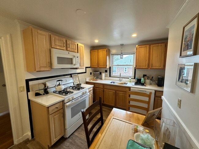 Building Photo - 32 Bishop Rd