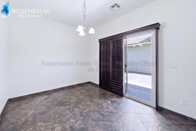 Building Photo - 9336 S 33rd Dr