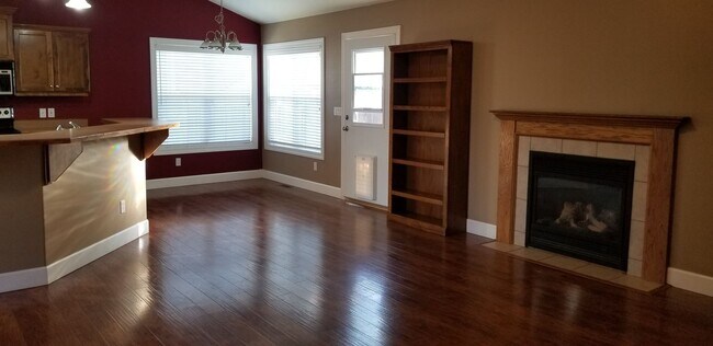 Building Photo - Charming 3 bedroom, 2 bath in Columbia Falls