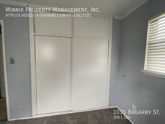 Building Photo - 1035 Bagarry
