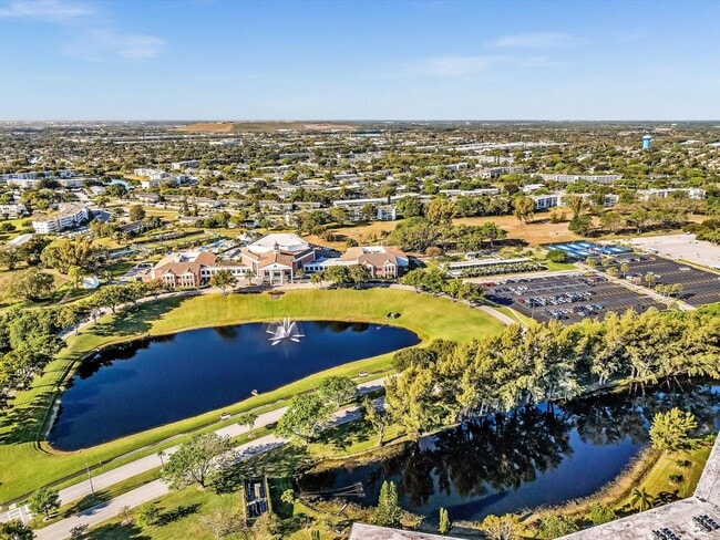 Building Photo - 322 Tilford O