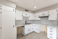 Building Photo - 8633 W Weldon Ave