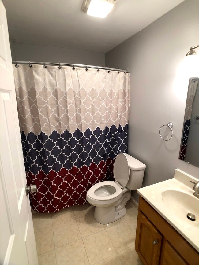 Bathroom - 108 Hunters Run Pl