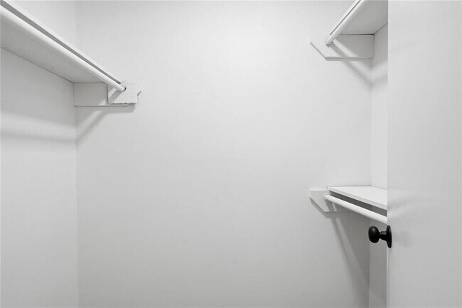 Building Photo - 106 Sterling Ct