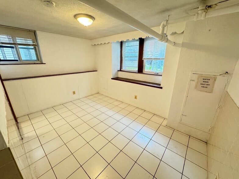 Building Photo - 17 Price Rd