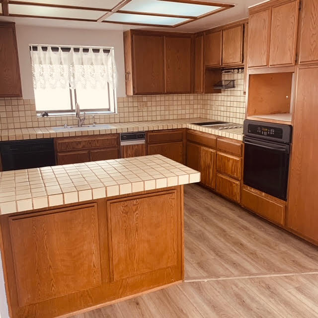 Building Photo - 711 W 35th St