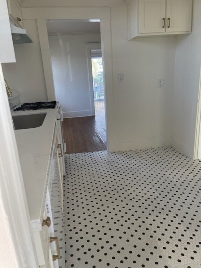 Building Photo - Just few Blocks from the water & next to A...