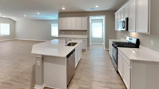 Building Photo - 2904 Campfire Dr