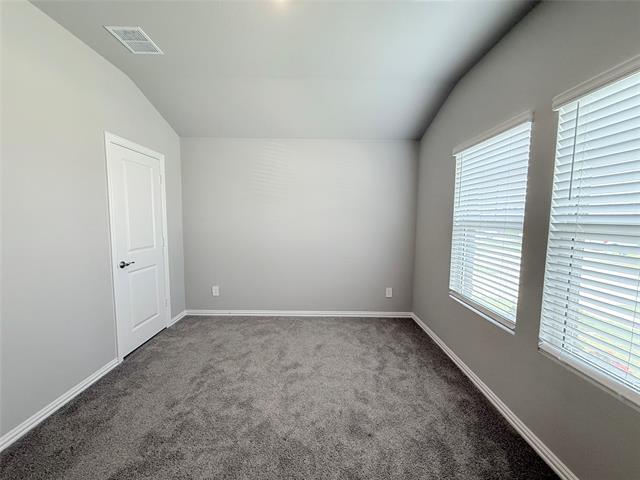 Building Photo - 2215 Gustavus Dr