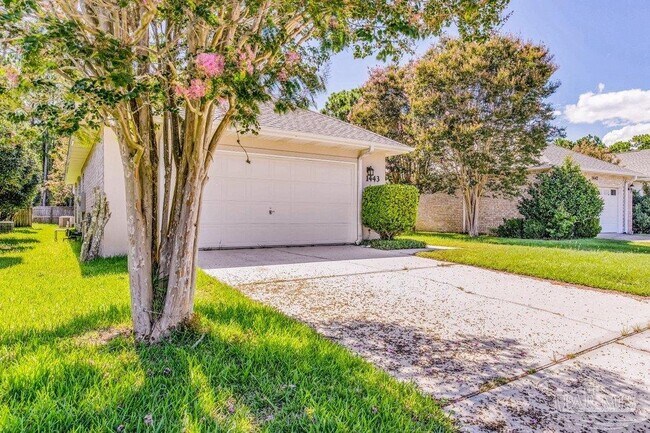 Building Photo - 1443 Champions Green Dr