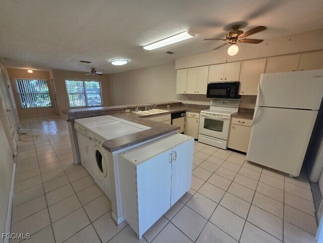 Building Photo - 204 Oakmont Pkwy