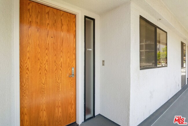 Building Photo - 2920 Neilson Wy