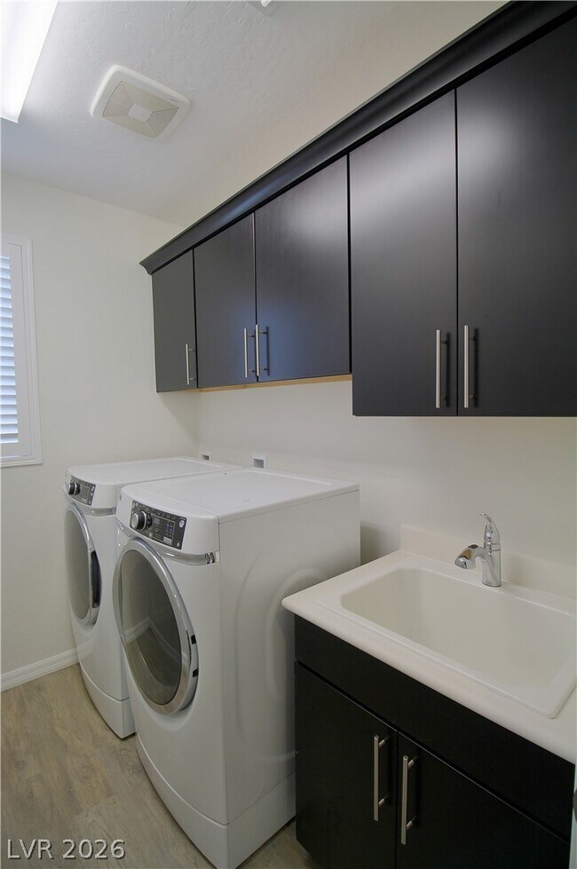 Building Photo - 24 Brigola St
