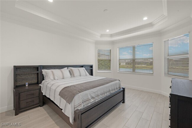 Building Photo - 8880 Redonda Dr