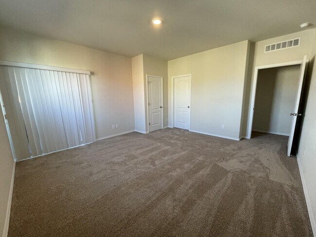 Building Photo - 1515 Borrego Dr SE