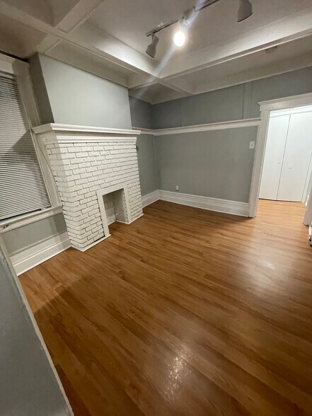 Building Photo - 227 Glenridge Ave