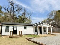 Building Photo - CHARMING RANCH STYLE HOME AVAILABLE NOW!