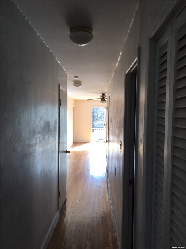 Building Photo - 43-18 Dahlia Ave