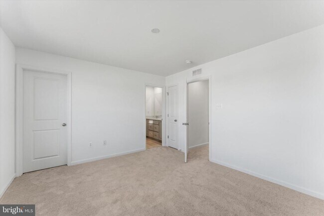 Building Photo - 505 Fontana Cir