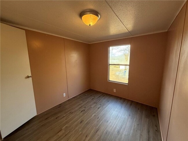 Building Photo - 129 Elza Dr