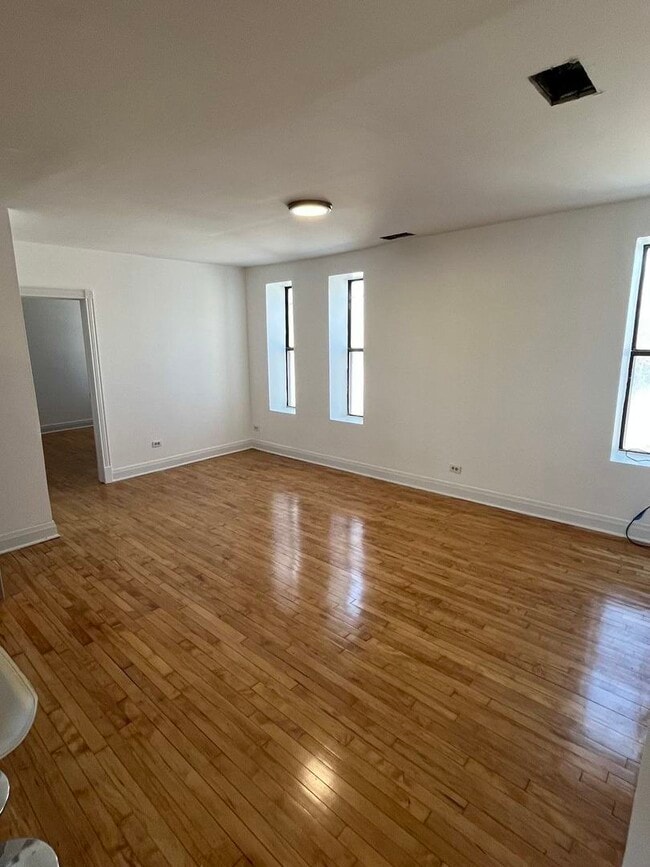 Building Photo - 8016 S Halsted St