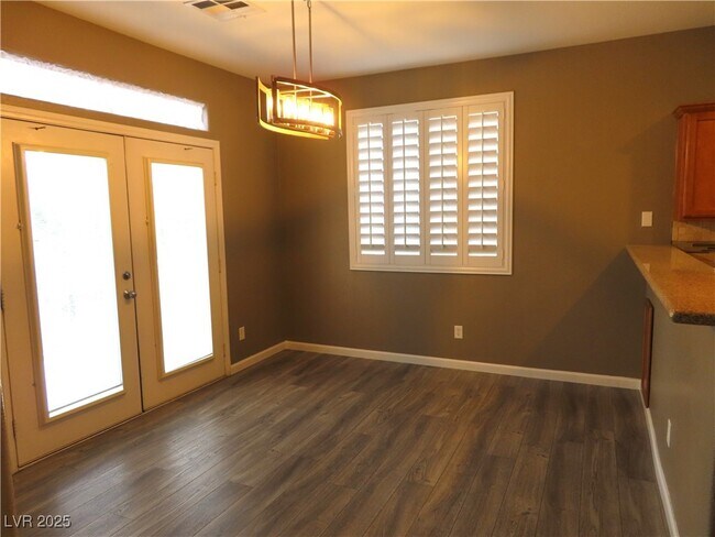 Building Photo - 4318 Via Dana Ave