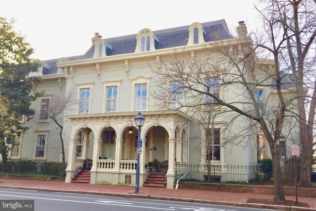 Building Photo - 706 Prince St