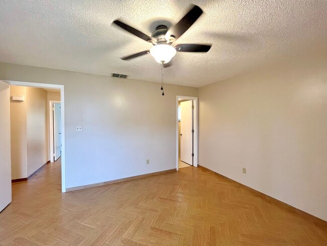 Building Photo - Orlando - 2 Bedroom, 2 Bathroom Single Family Room