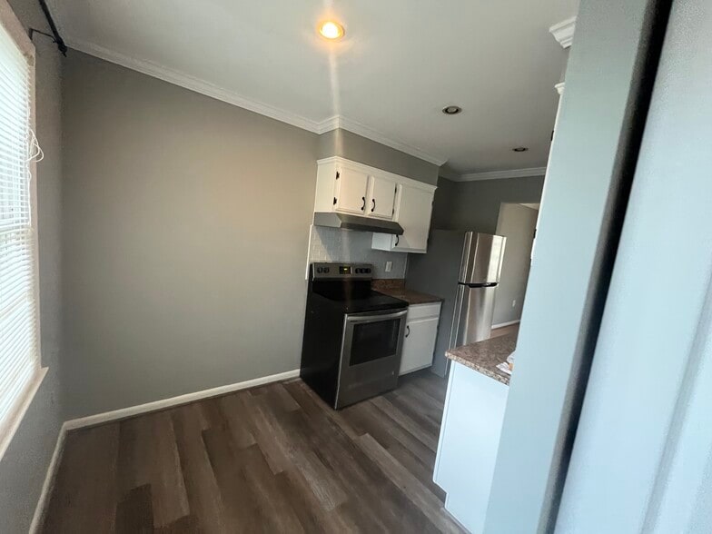 Building Photo - 12320 Woodlawn Ct