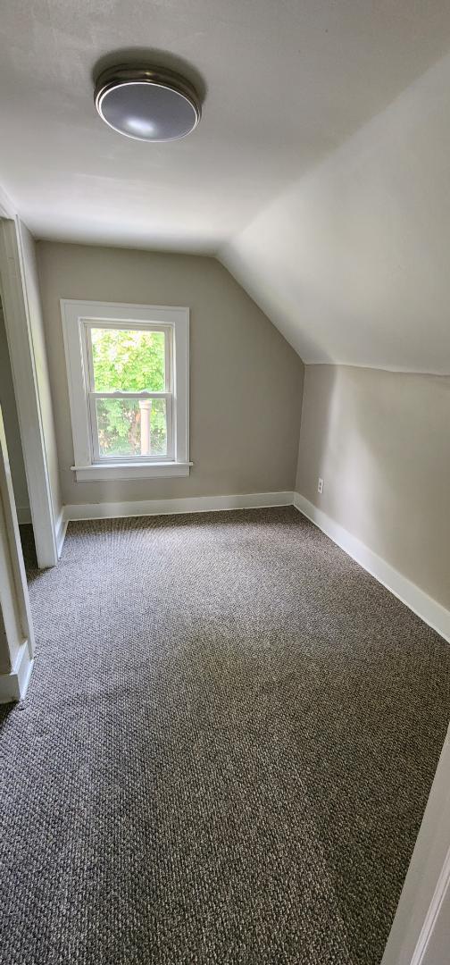 Building Photo - 165 Oak Park Dr